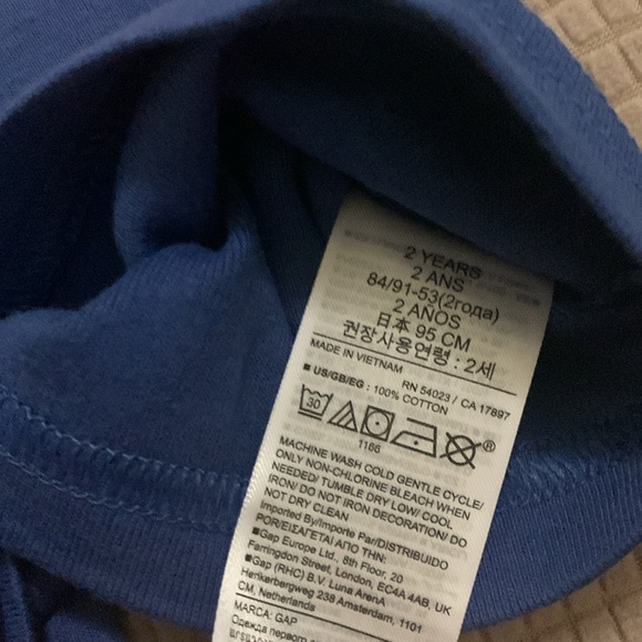 Marvel pajama set from Gap! NWT in original package. - Picture 4 of 6